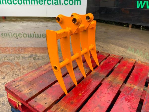 MINI DIGGER  RAKE / RIPPER TOOTH.....30mm PINS. 368660249