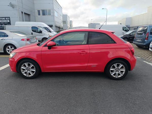 Audi A1 2012 368661081