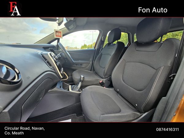 Renault Captur 1.0 PETROL PLAY MODEL - HIGH SPEC * 368699987
