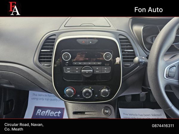 Renault Captur 1.0 PETROL PLAY MODEL - HIGH SPEC * 368699994