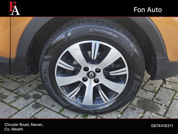 Renault Captur 1.0 PETROL PLAY MODEL - HIGH SPEC * 368699996