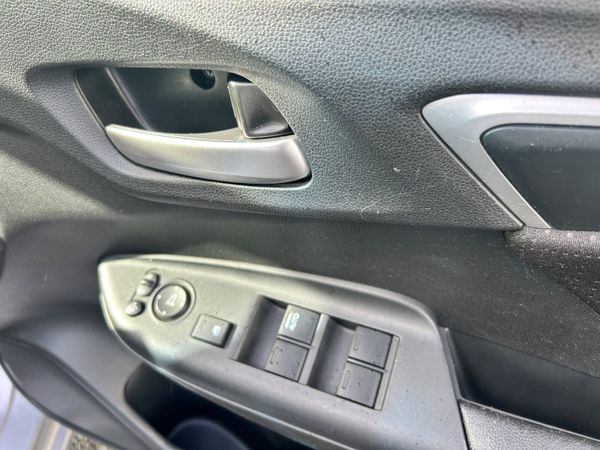 2016 HONDA FIT PETROL HYBRID AUTO LOW KMS 368690579