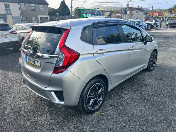 2016 HONDA FIT PETROL HYBRID AUTO LOW KMS 368690584