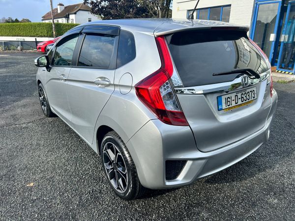 2016 HONDA FIT PETROL HYBRID AUTO LOW KMS 368690586