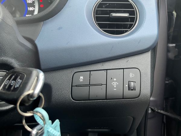 Hyundai i10 1.0 Deluxe Automatic 368735390