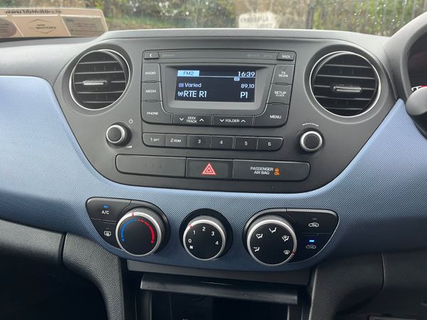 Hyundai i10 1.0 Deluxe Automatic 368735392