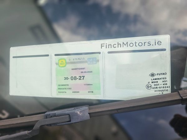 TOYOTA VERSO AURA // 7 SEATER // 08/27 NCT 368756415