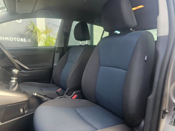 TOYOTA VERSO AURA // 7 SEATER // 08/27 NCT 368756416