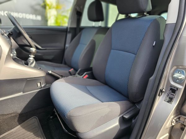 TOYOTA VERSO AURA // 7 SEATER // 08/27 NCT 368756419