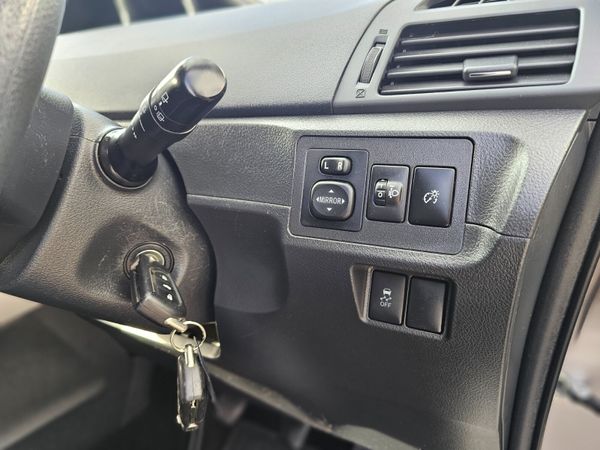 TOYOTA VERSO AURA // 7 SEATER // 08/27 NCT 368756427