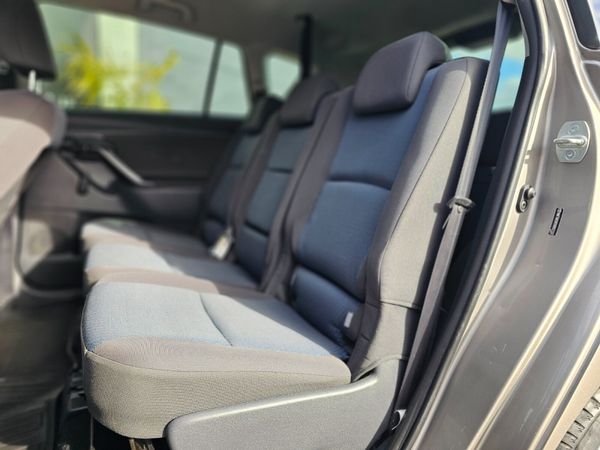 TOYOTA VERSO AURA // 7 SEATER // 08/27 NCT 368756422