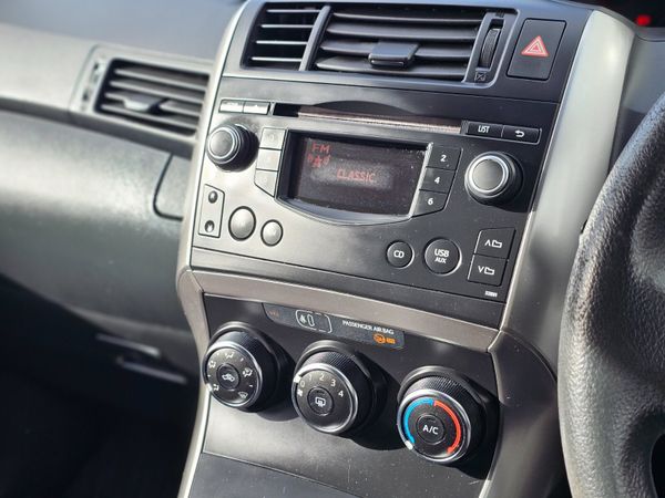 TOYOTA VERSO AURA // 7 SEATER // 08/27 NCT 368756436