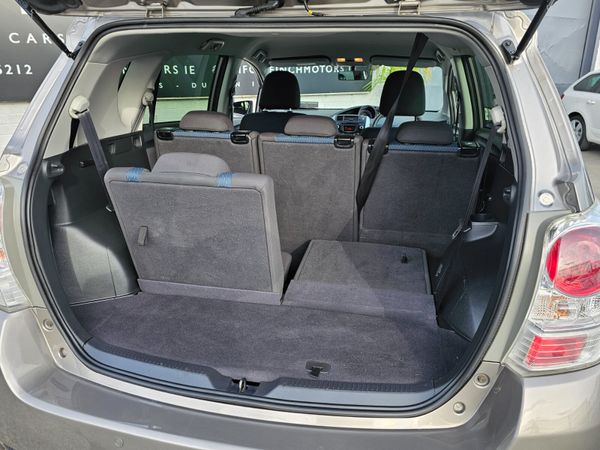 TOYOTA VERSO AURA // 7 SEATER // 08/27 NCT 368756439