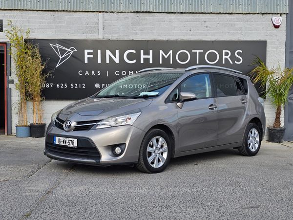 TOYOTA VERSO AURA // 7 SEATER // 08/27 NCT 368756441