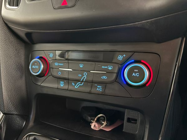 2018 Ford Focus Titanium 1.5 TDCi 95 Bhp 368761886