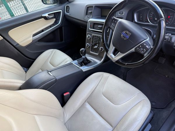 Volvo XC60 2014 LOW KMS SE LUXURY 368779576