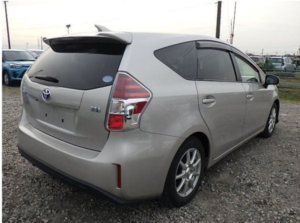 2018 - 7 Seater Toyota Prius. Low milage/ NCT 368814764