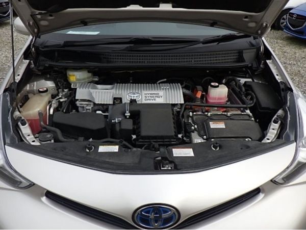 2018 - 7 Seater Toyota Prius. Low milage/ NCT 368814766