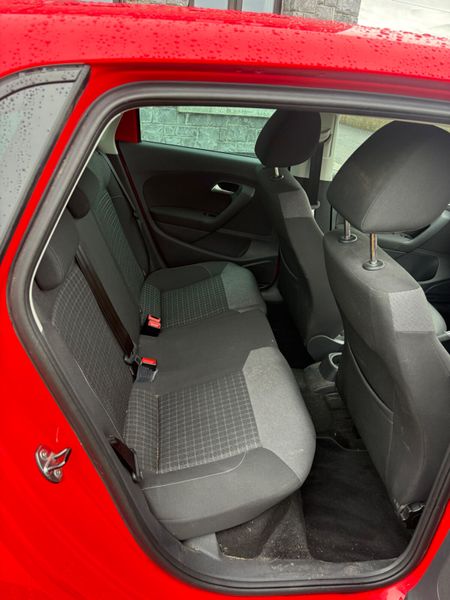 Volkswagen Polo 2016 368835706