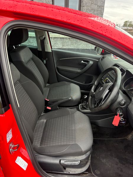 Volkswagen Polo 2016 368835709