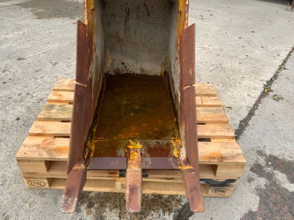18" CATERPILLAR BUCKET...65mm PINS........730. 368846243