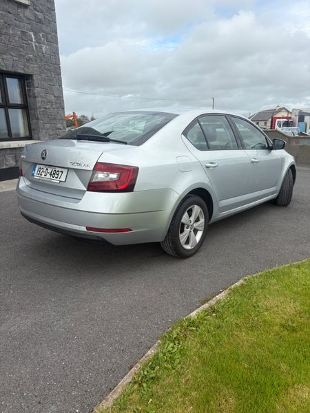 Skoda Octavia 2019 368840769