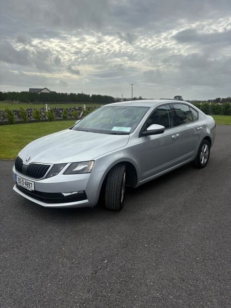Skoda Octavia 2019 368840774