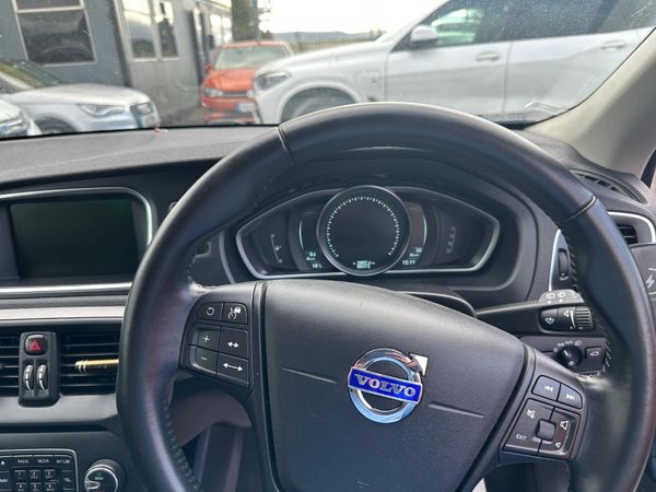 Volvo V40 2014 368854816
