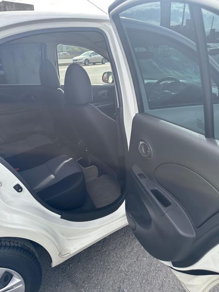 Nissan March 368851397