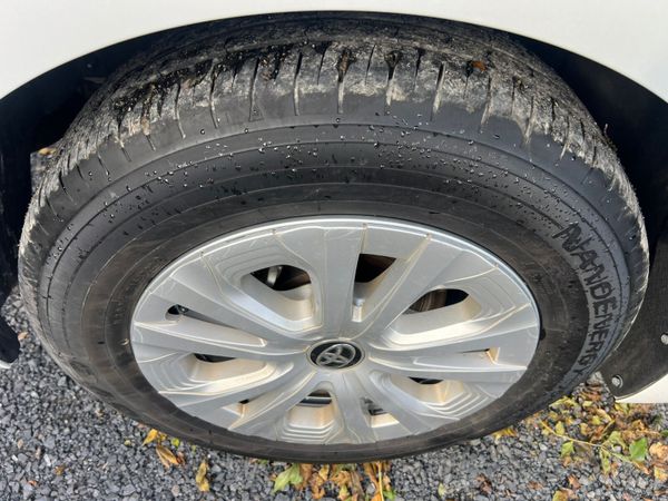 21 Toyota Prius Hybrid Low Mileage 368869048