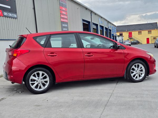 142 TOYOTA AURIS 1.4 D4D LOW MILAGE 368888972