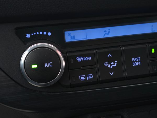 142 TOYOTA AURIS 1.4 D4D LOW MILAGE 368888994