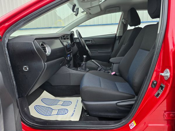 142 TOYOTA AURIS 1.4 D4D LOW MILAGE 368888990