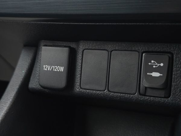 142 TOYOTA AURIS 1.4 D4D LOW MILAGE 368888993