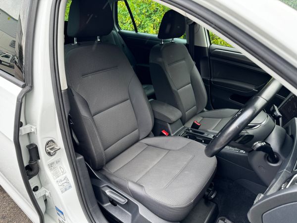 Volkswagen Golf Automatic 1.2 TSI 368899799
