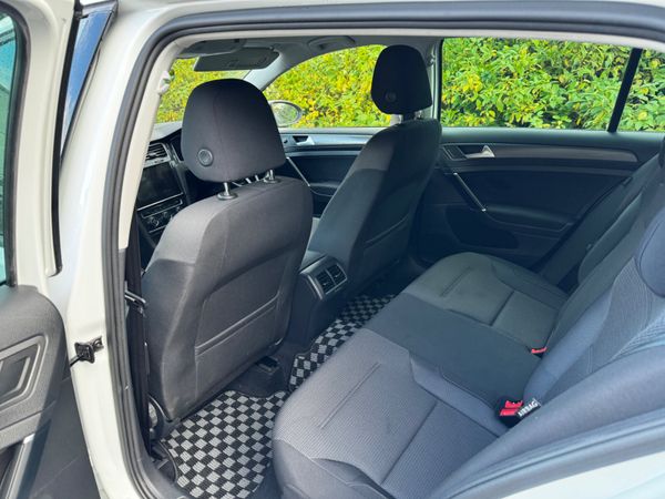 Volkswagen Golf Automatic 1.2 TSI 368899844