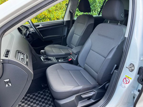 Volkswagen Golf Automatic 1.2 TSI 368899841