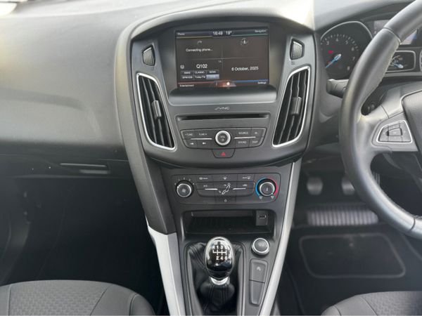 Ford Focus 1.0 ZETEC ECOBOOST 125PS 5DR T 368905225