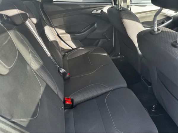 Ford Focus 1.0 ZETEC ECOBOOST 125PS 5DR T 368905226