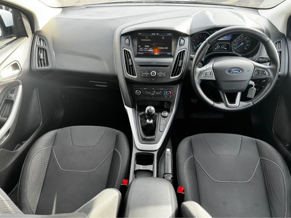 Ford Focus 1.0 ZETEC ECOBOOST 125PS 5DR T 368905227