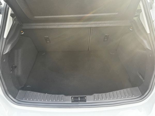 Ford Focus 1.0 ZETEC ECOBOOST 125PS 5DR T 368905229