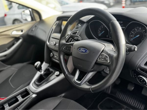 Ford Focus 1.0 ZETEC ECOBOOST 125PS 5DR T 368905221