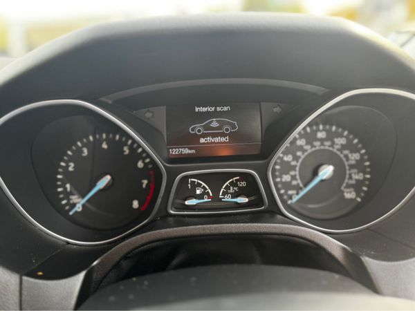 Ford Focus 1.0 ZETEC ECOBOOST 125PS 5DR T 368905222