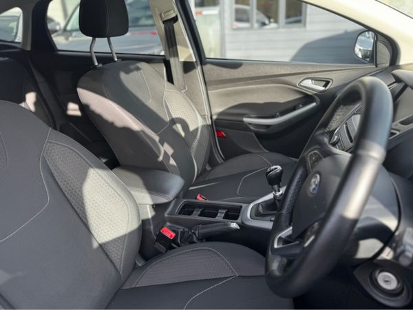 Ford Focus 1.0 ZETEC ECOBOOST 125PS 5DR T 368905223