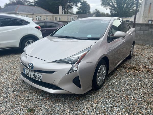 Toyota Prius ** new Arrival **2016 368924992