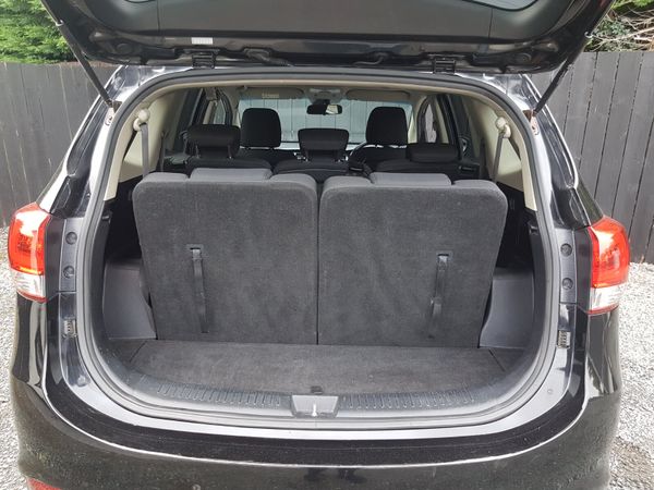 141 KIA CARENS... 7 SEATS... 368925625