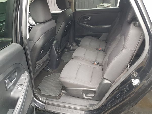 141 KIA CARENS... 7 SEATS... 368925636