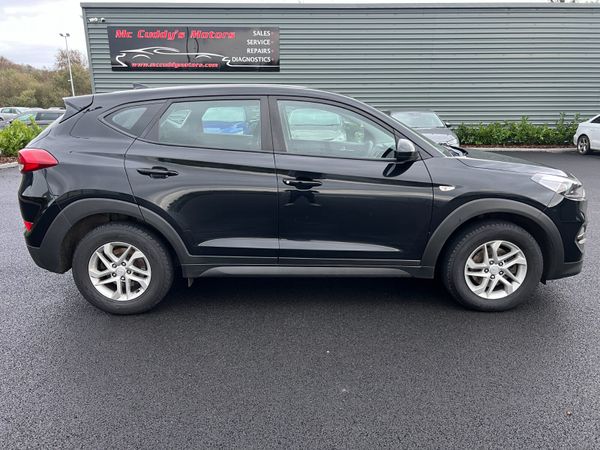 2018 (182) Hyundai Tucson S Blue Drive 1.7 CRDI 368944135