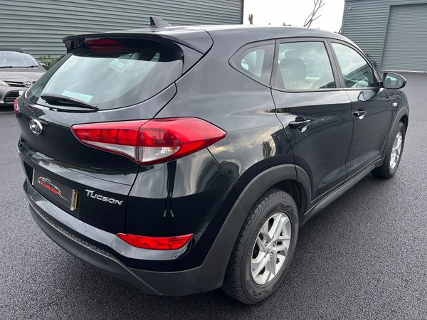 2018 (182) Hyundai Tucson S Blue Drive 1.7 CRDI 368944136
