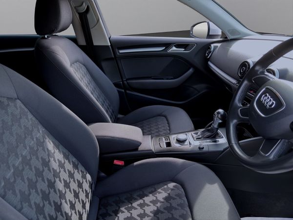 2015 AUDI A3 (S170) 368952829